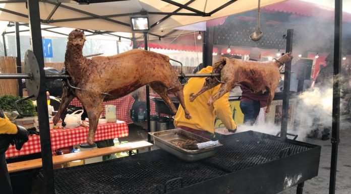 Caravana „Alege Oaia” poposeşte la Iaşi, cu multe produse tradiţionale locale