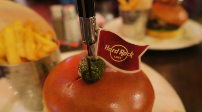 Degustăm burgeri la Hard Rock Cafe (2018): calitatea a rămas neschimbată, în continuare carne de top 3 în Capitală
