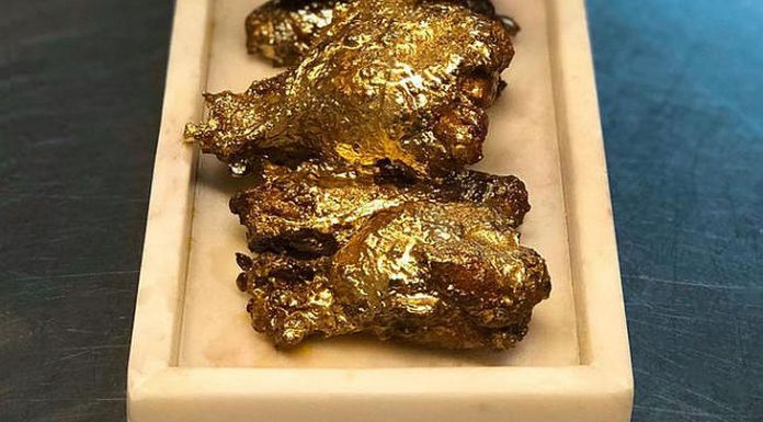 Aripioarele picante de pui suflate cu aur de 24 de karate, cea mai nouă găselniţă culinară din New York