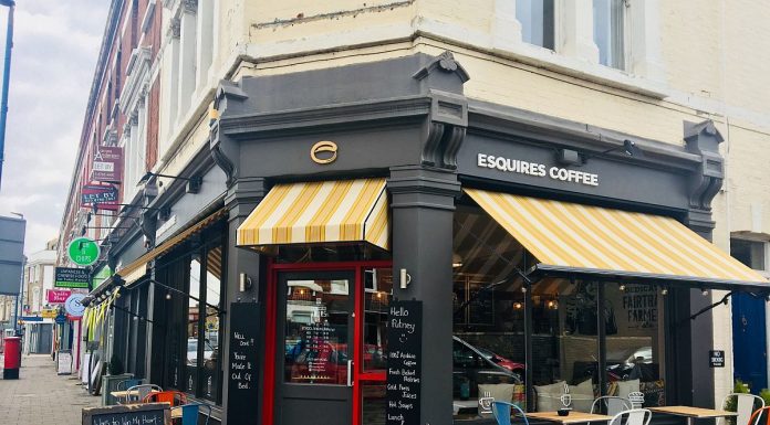 Lanţul de cafenele Esquires Coffee ajunge în România; Iată unde va debuta