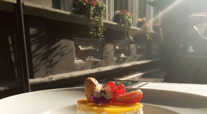 Câte luni a luat Dragnea condamnare, atât ai reducere la deserturi; Totul la un restaurant din Bucureşti