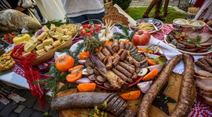Încă o zi de sărbătoare în calendar: Ziua Naţională a Gastronomiei şi Vinului Românesc