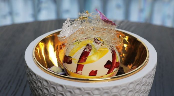 Cea mai scumpă îngheţată din lume costă 1500 de dolari şi are fulgi de aur şi argint