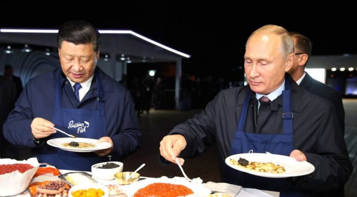 Ce au gătit Vladimir Putin şi preşedintele chinez Xi la un forum economic recent