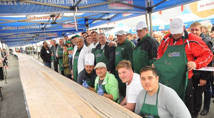 Cel mai lung caltaboş din lume a fost pregătit în Bihor; Are peste 208 metri lungime!