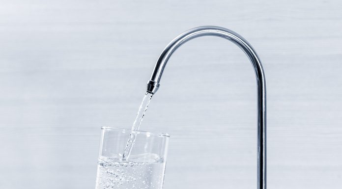 Lege nouă: Restaurantele din România vor trebui să ofere apă gratuit clienților