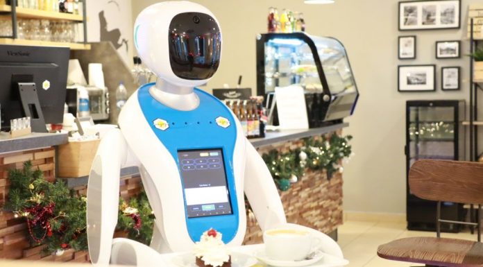 În Budapesta se află o cafenea unde te servesc roboţi: Enjoy Cafe