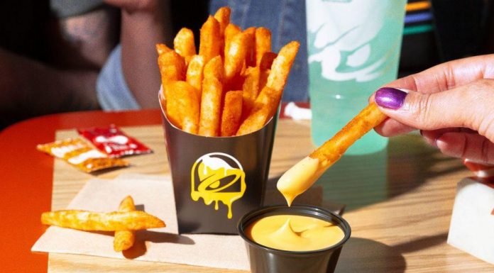 Taco Bell relansează cartofii prăjiţi cu sos Nachos pe o perioadă limitată