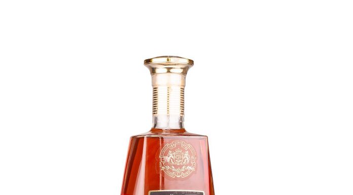 ZAREA anunţă lansarea 1912 XO, vinars învechit în butoaie de stejar