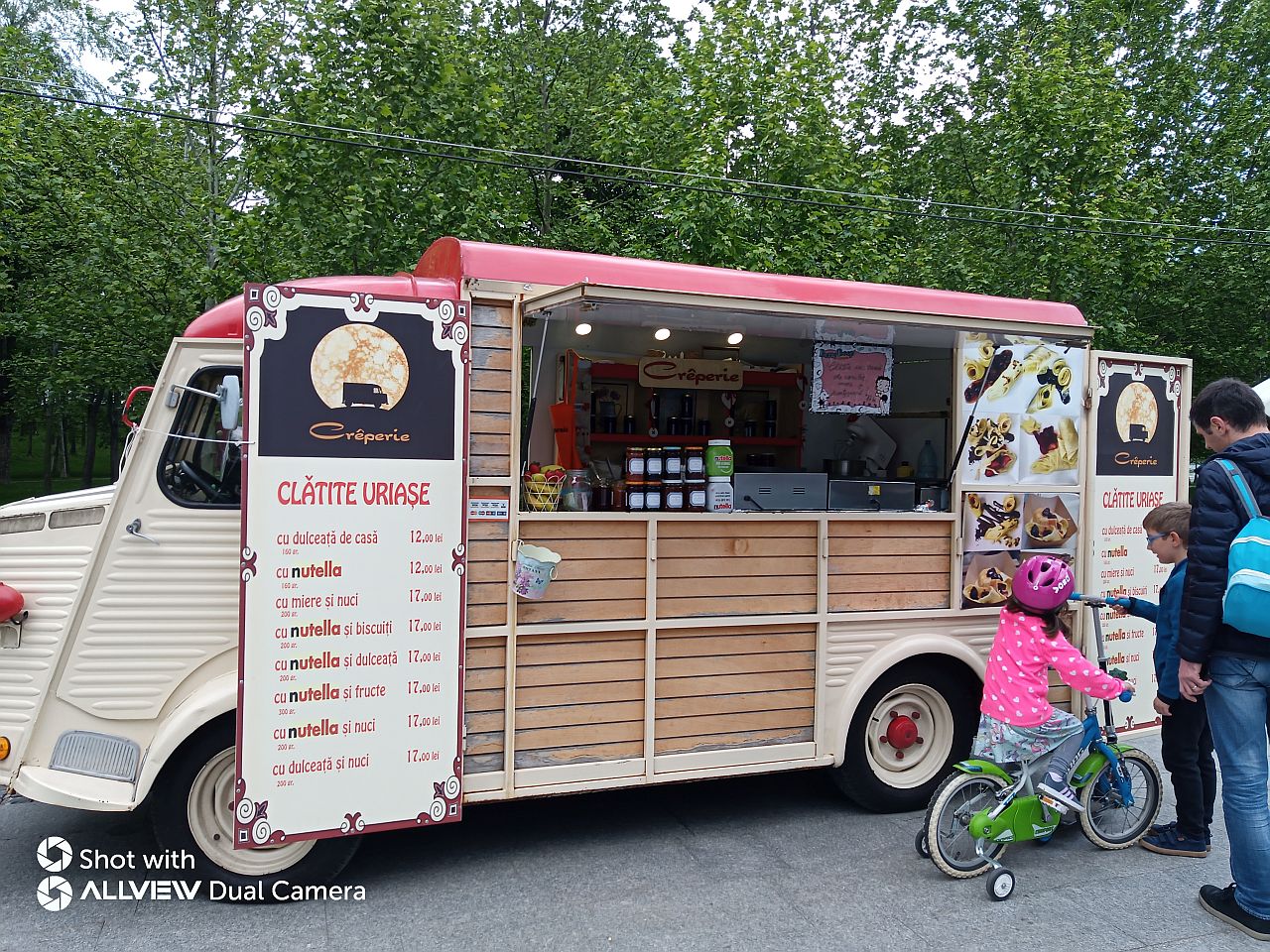 Zilele Sectorului 3 Au Debutat In Parcul Ior IatÄƒ Ce Food Truck Uri ParticipÄƒ