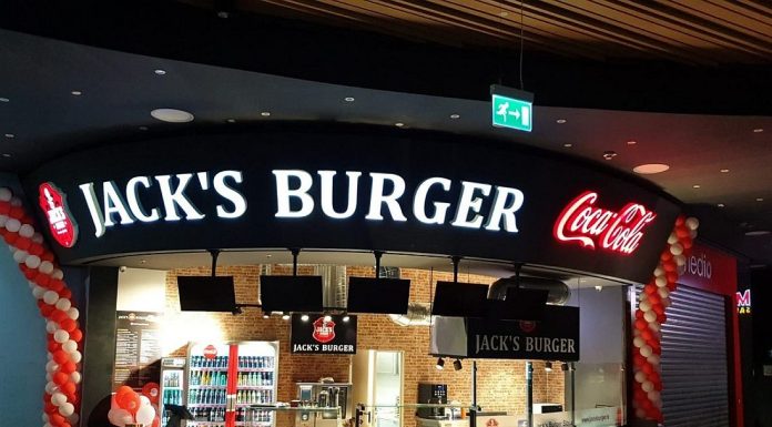 Jack’s Burger e cel mai nou restaurant cu burgeri din Sibiu, se află în mall-ul local