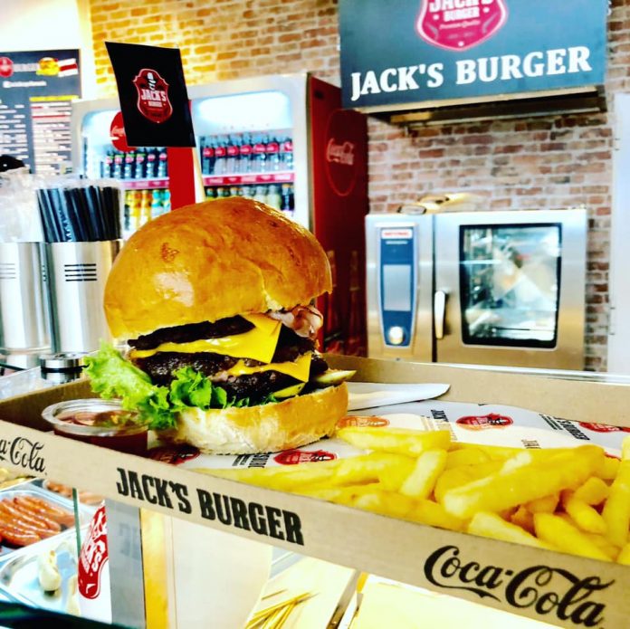 Jack's Burger e cel mai nou restaurant cu burgeri din Sibiu, se află în