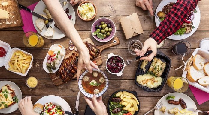 Comenzile online de mâncare s-au dublat în iunie în România; Foodpanda a adăugat 500 de restaurante noi pe listă