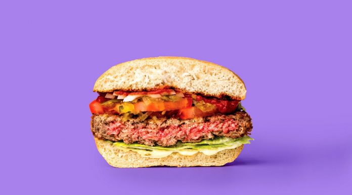 Impossible Foods a trecut testul de foc FDA şi îşi poate vinde „carnea vegetală” în magazine