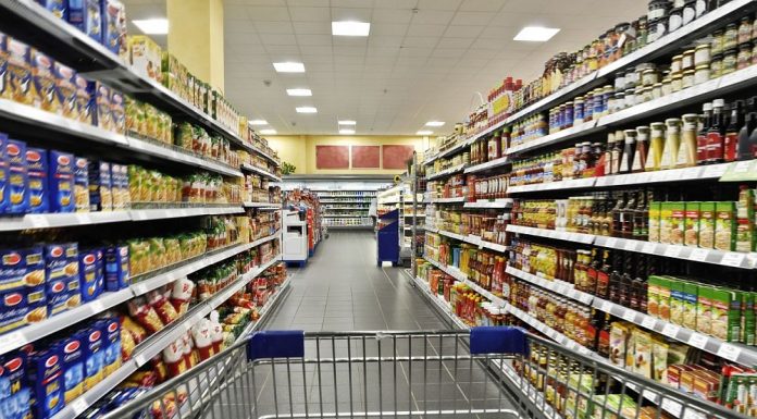 Aproape un sfert din produsele alimentare vândute în România sunt diferite de cele din Vestul Europei (Protecţia Consumatorului)