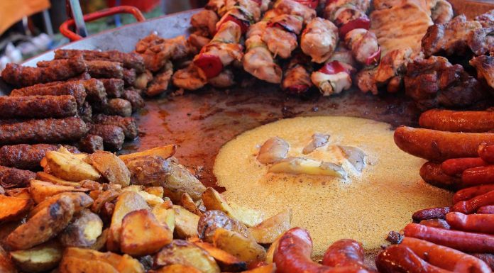 Muzeul Satului din Timişoara aşteaptă localnicii la Festivalul Multietnic Culinar + Roadele Toamnei