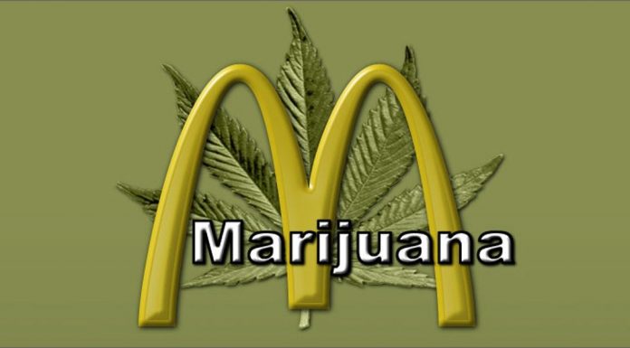 Un client McDonald’s a primit din greşeală 3 pungi cu cannabis, zicând o parolă la drive-thru