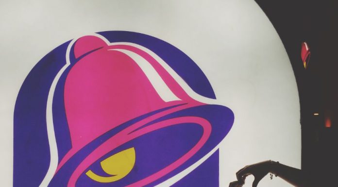 Taco Bell a ajuns la Braşov; Iată unde poţi degusta un Crunchwrap Supreme
