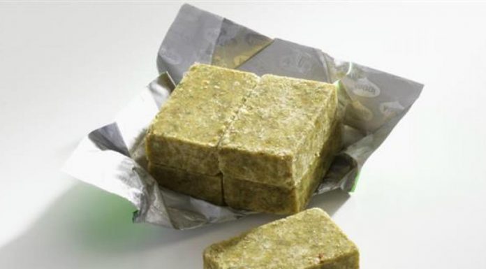 Un Chef cu stea Michelin are scandal cu veganii, acuzat fiind că a folosit cubuleţe de supă de pui