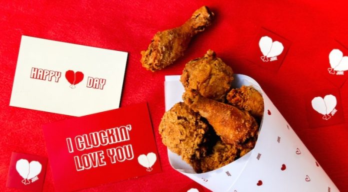 Noua modă de Valentine’s Day: buchete de pui prăjit sau pastramă