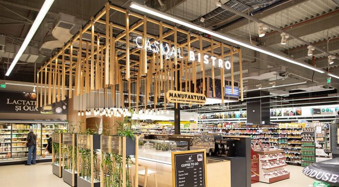 Mega Image + Manufaktura = love; Magazinul integrează coffee shop şi zonă cu ciocolată Venchi