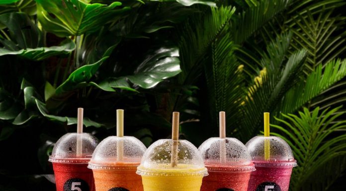 Antreprenorii care deschid o cafenea 5 to go vor fi scutiţi de taxa de franciză o perioadă