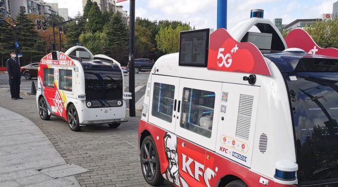 KFC a lansat food truck-uri 5G autonome în China şi un nou design de restaurant