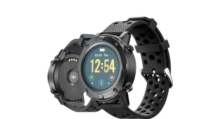 LIDL vinde şi smartwatch-uri: modelul Silvercrest are preţ bun şi aduce GPS şi senzor puls