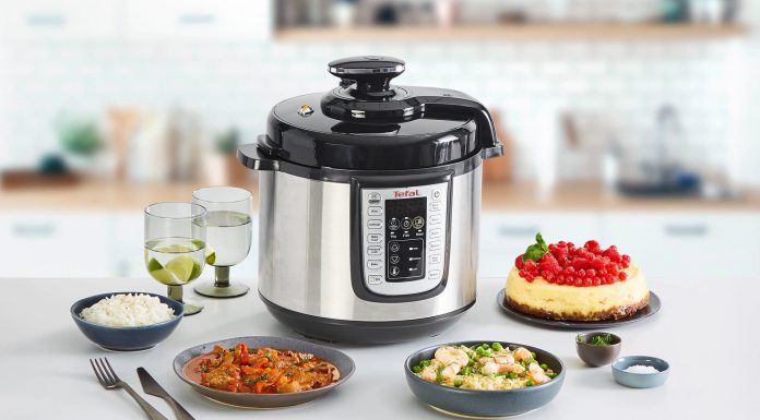OFERTA ZILEI: Oala sub presiune electrică Tefal CY505E30 One Pot costă acum sub 400 de lei și te ajută să prepari orice, chiar și pizza Tefal CY505E30 One Pot