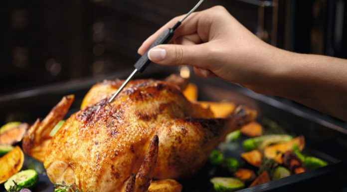 OFERTA ZILEI: Cuptorul incorporabil Electrolux EOE7C31V primește o extra reducere de 15% la Flanco! Electrolux EOE7C31V