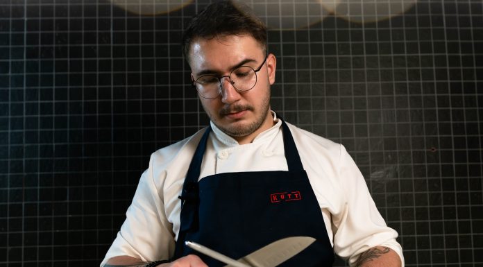 KUTT Takara Santoku este cuțitul vedetă din bucătărie, pe care îl poți avea acum cu 50% reducere folosind codul DEGUSTAM50 KUTT