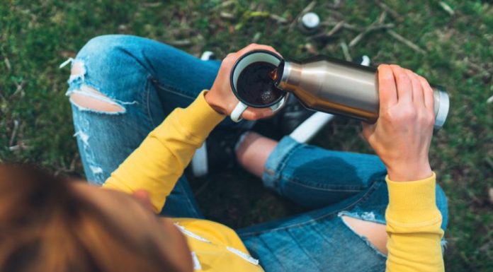 Cele mai bune căni termos de luat în vacanță în vara anului 2021 Termos