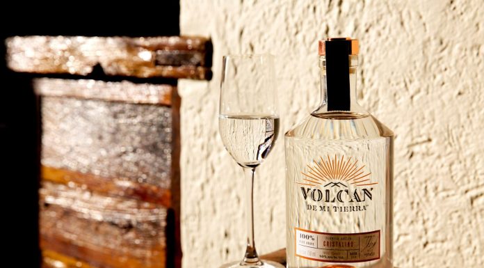 Volcan de mi Tierra Tequila este prima băutură de genul care folosește drojdie de șampanie Moet