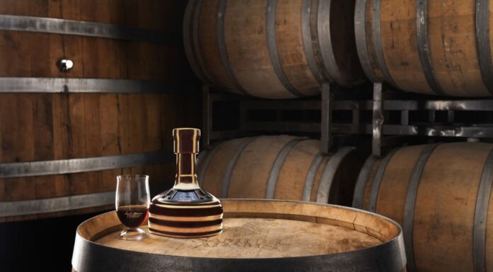 Una dintre cele mai tari beri din lume este ilegală în 15 state americane; Utopias are un procent de alcool de 28%, iar o sticlă costă 1000 de lei Bere