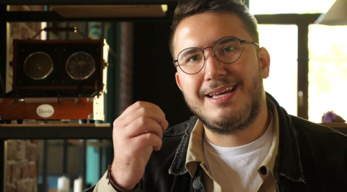 Degustăm cu ceafă de porc cu cartofi rântăliți, ardei copt și sos demi-glace cu piper, la restaurant Excelsior în Craiova