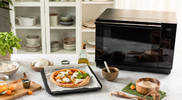 Panasonic anunță lansarea lui NN-DS59N, un cuptor mixt cu abur pentru gătit sănătos, gustos și rapid Panasonic NN-DS59