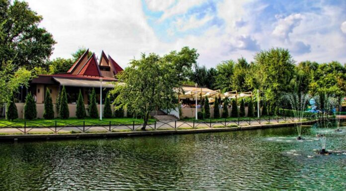 Restaurantul Riviera Park se redeschide în Parcul Naţional din Bucureşti