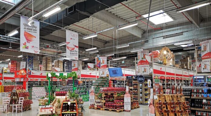 Târgul vinurilor roze de la Auchan porneşte vara cum se cuvine; Se desfăşoară între 4 şi 17 mai 2022