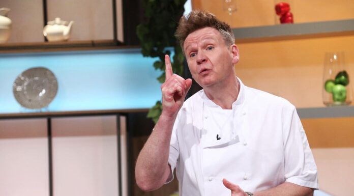 Sezonul 10 Chefi la Cuţite începe azi la ora 20:30; „Gordon Ramsay” vine la show!
