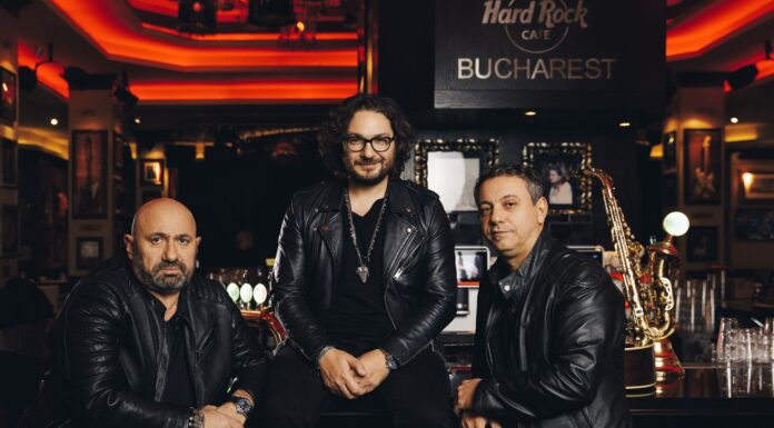 Hard Rock Cafe împlineşte 15 ani, lansează meniul Battle of the Burgers