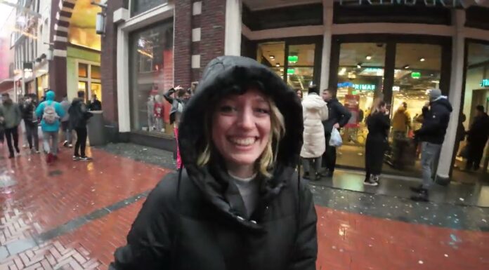 SANDWICH CU ȚIPAR ȘI CEL MAI BUN PLATOU CU FRUCTE DE MARE DIN AMSTERDAM