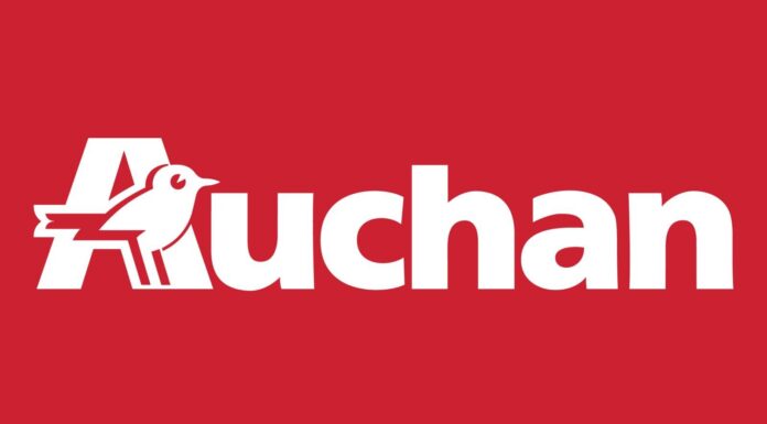 Auchan renunță oficial la casele de marcat cu casieri! Clienții își pot scana singuri produsele și să achite în regim self check-out
