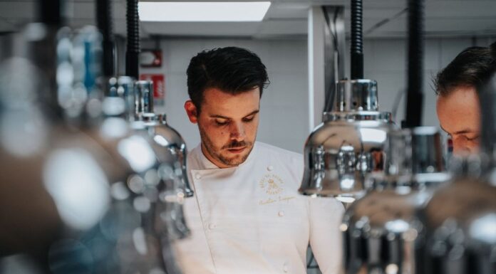 Ritual umilitor într-un restaurant renumit; Chef cu stea Michelin implicat în scandal