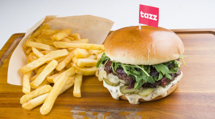 Pofta românilor pentru burgeri, în cifre: 10.000 de burgeri comandați online pe zi Tendințe în comenzi online de burgeri: ce preferă românii în 2023