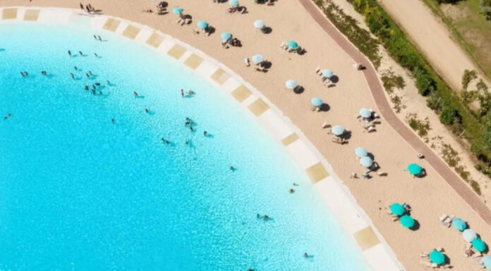 Therme are rival: s-a deschis Lagoon Park, cu plajă artificială şi relaxare ca la mare