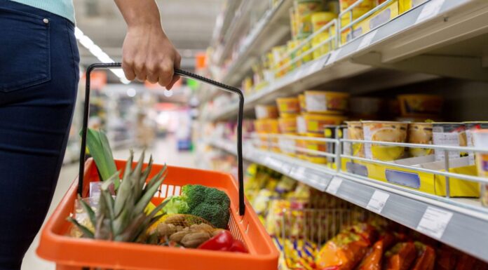 Programul de Crăciun 2024 al marilor magazine din România: când deschid şi închid LIDL, Mega Image, Auchan?