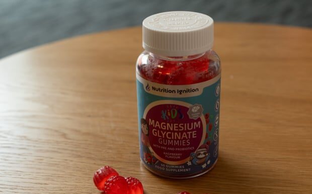 Melatonină ascunsă în dulciuri pentru copii; Două mame au descoperit ingredientul și au sesizat autoritățile Melatonină ascunsă în dulciuri