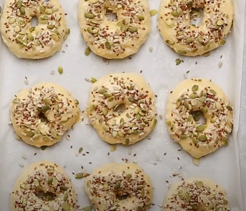 bagels cu semințe