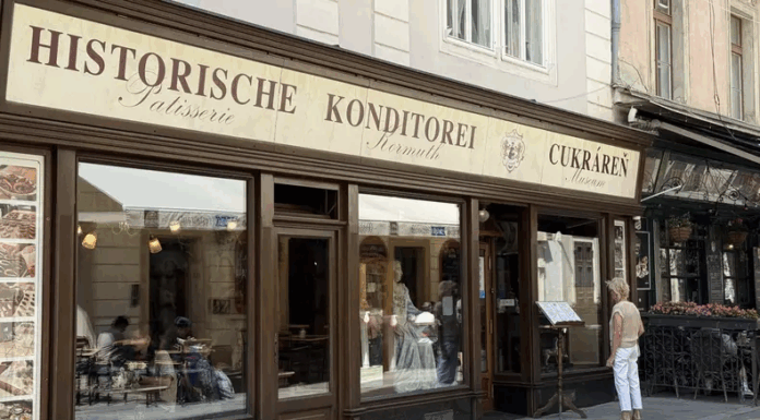 O cofetărie ca un muzeu în Bratislava; Gust imperial, rețete vechi de două secole O cofetărie ca un muzeu