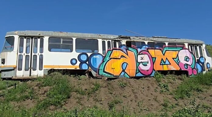 Tramvai casat din București, transformat în cafenea la Buzău Tramvai casat din București, transformat în cafenea